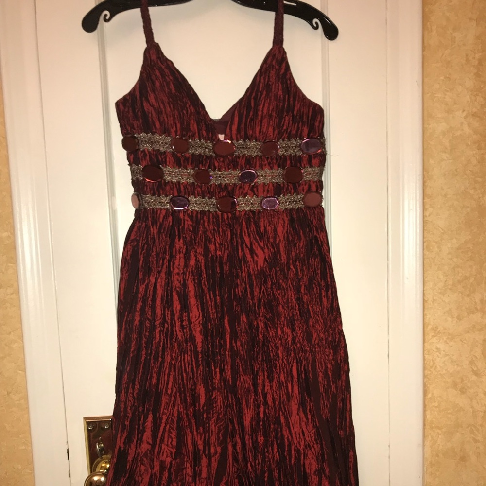 issue Burgundy Prom / Formal Bubble dress